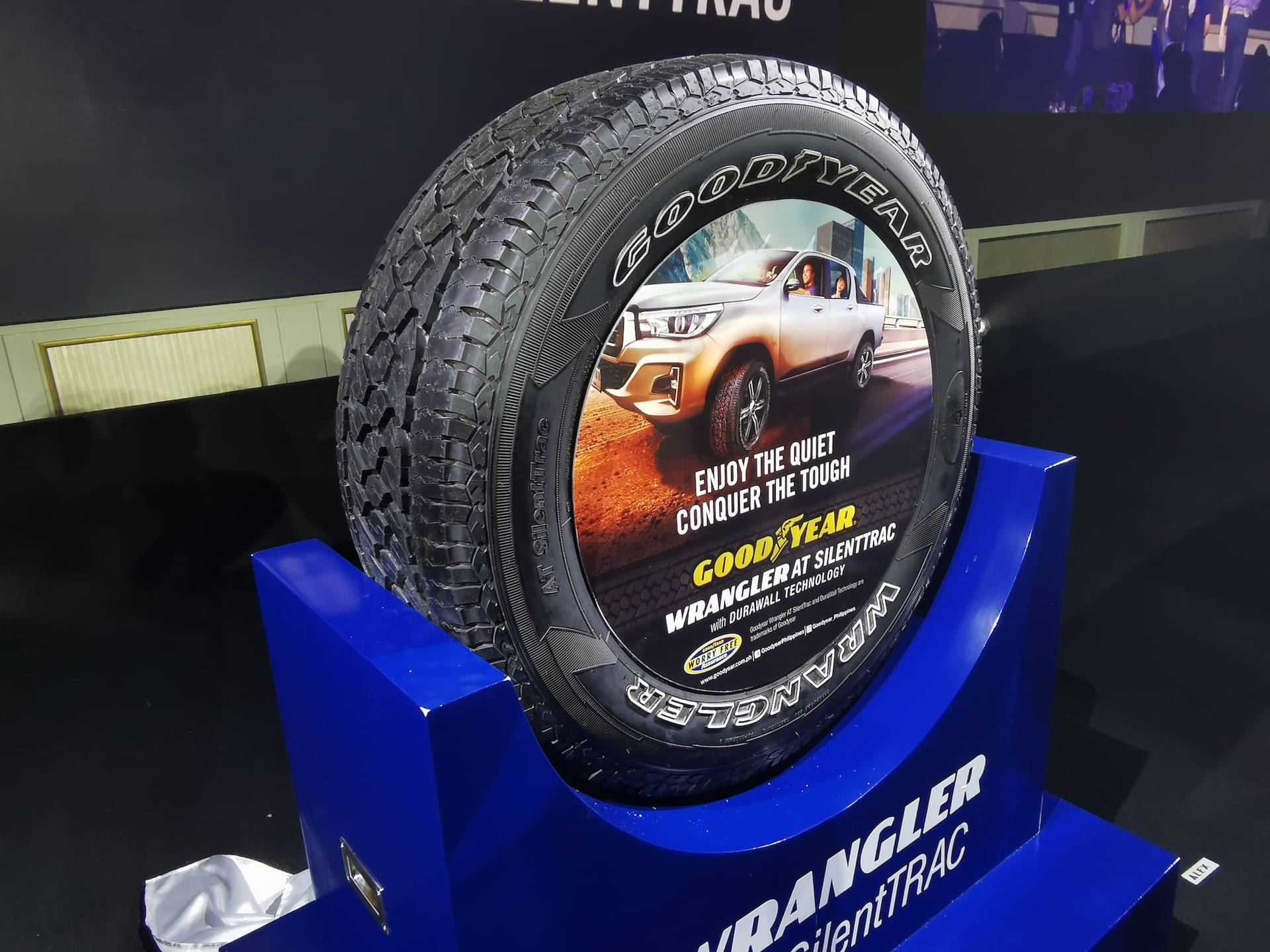 Демонстрация на Goodyear Wrangler Тапет