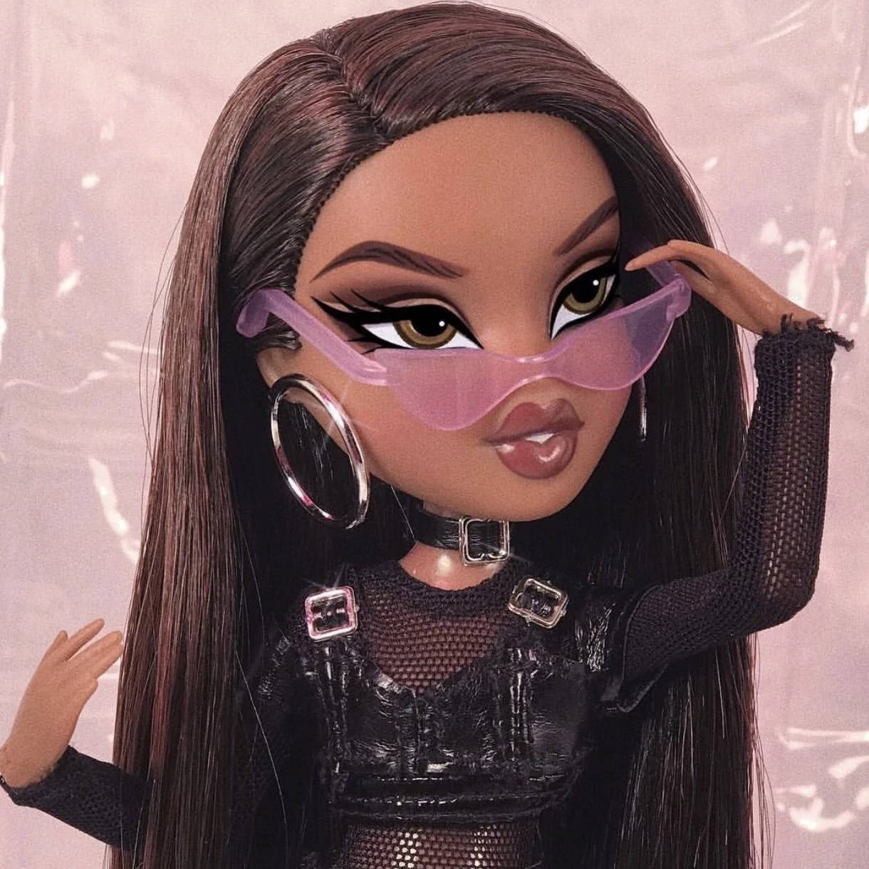 Естетична кукла супермодел Bratz Тапет