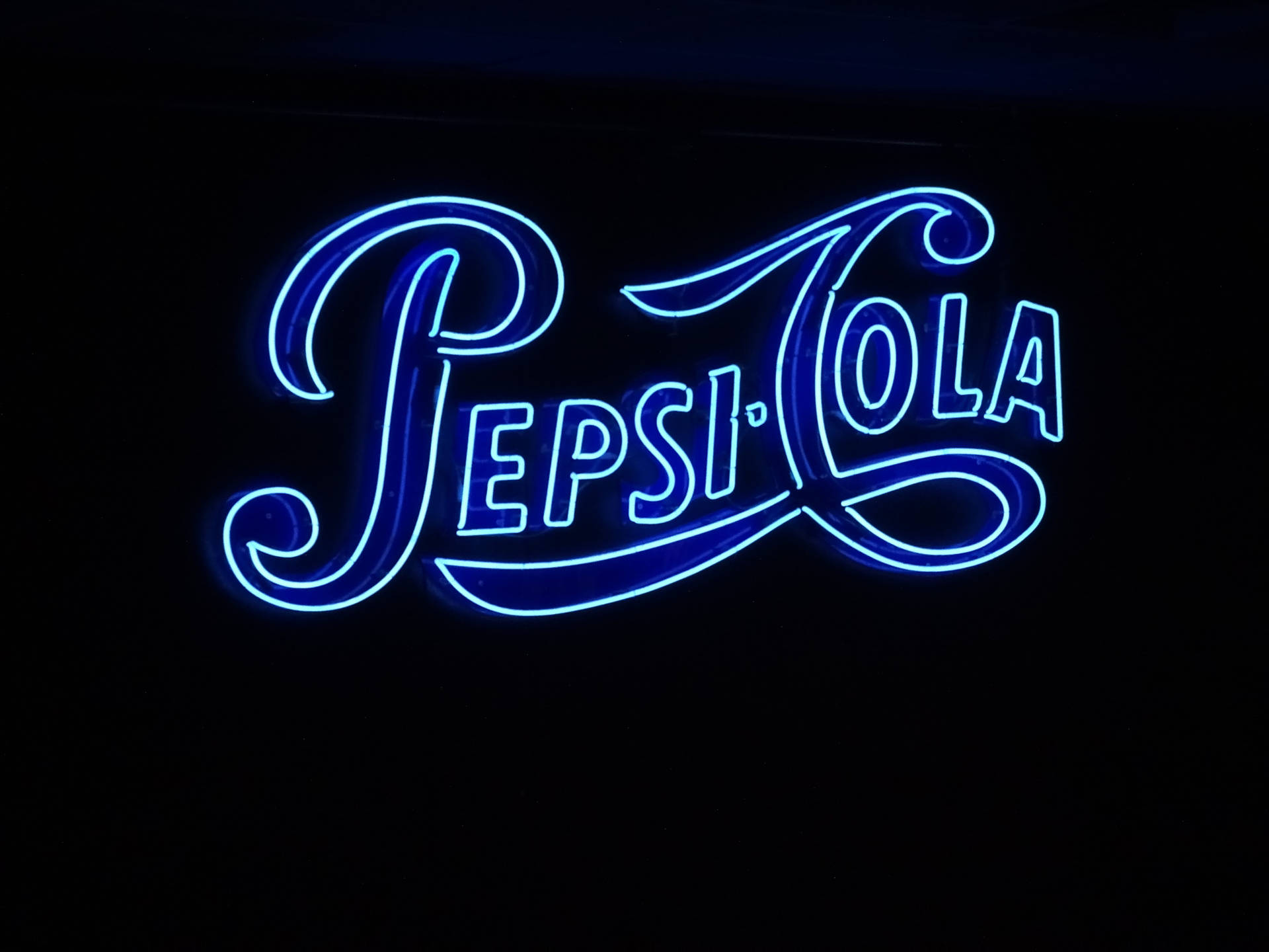 Естетичен тапет за лаптоп с неонова светлина Pepsi Cola