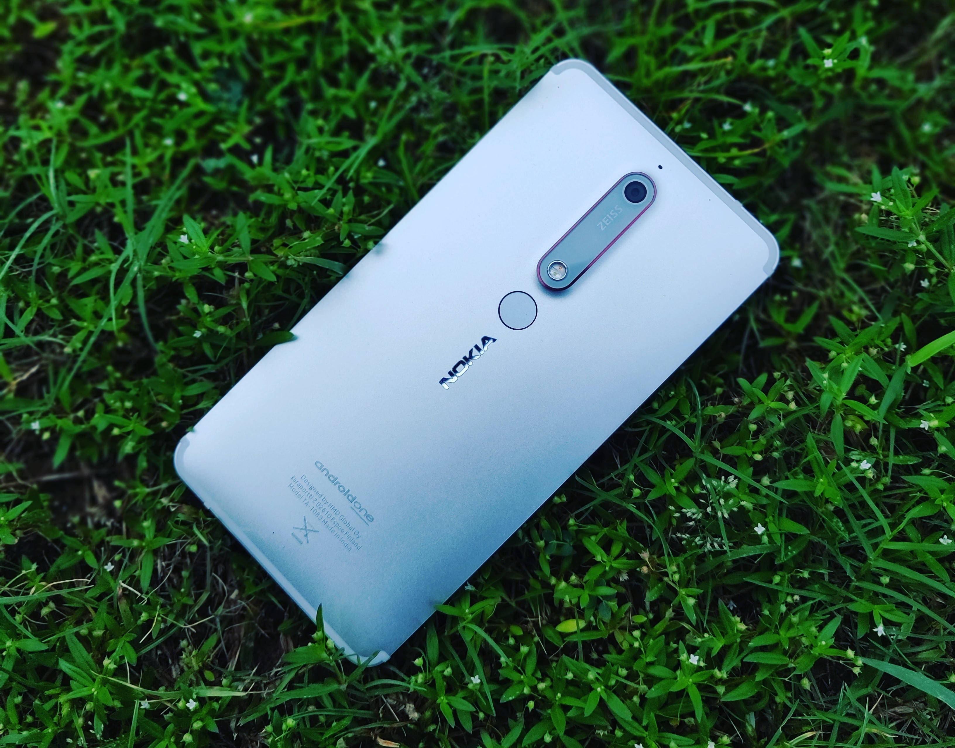 Железно син Nokia 6.1 отзад Тапет