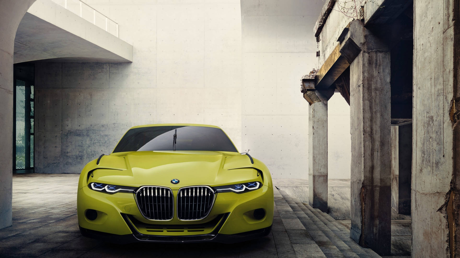 Жълт BMW 3.0 CSL Full HD