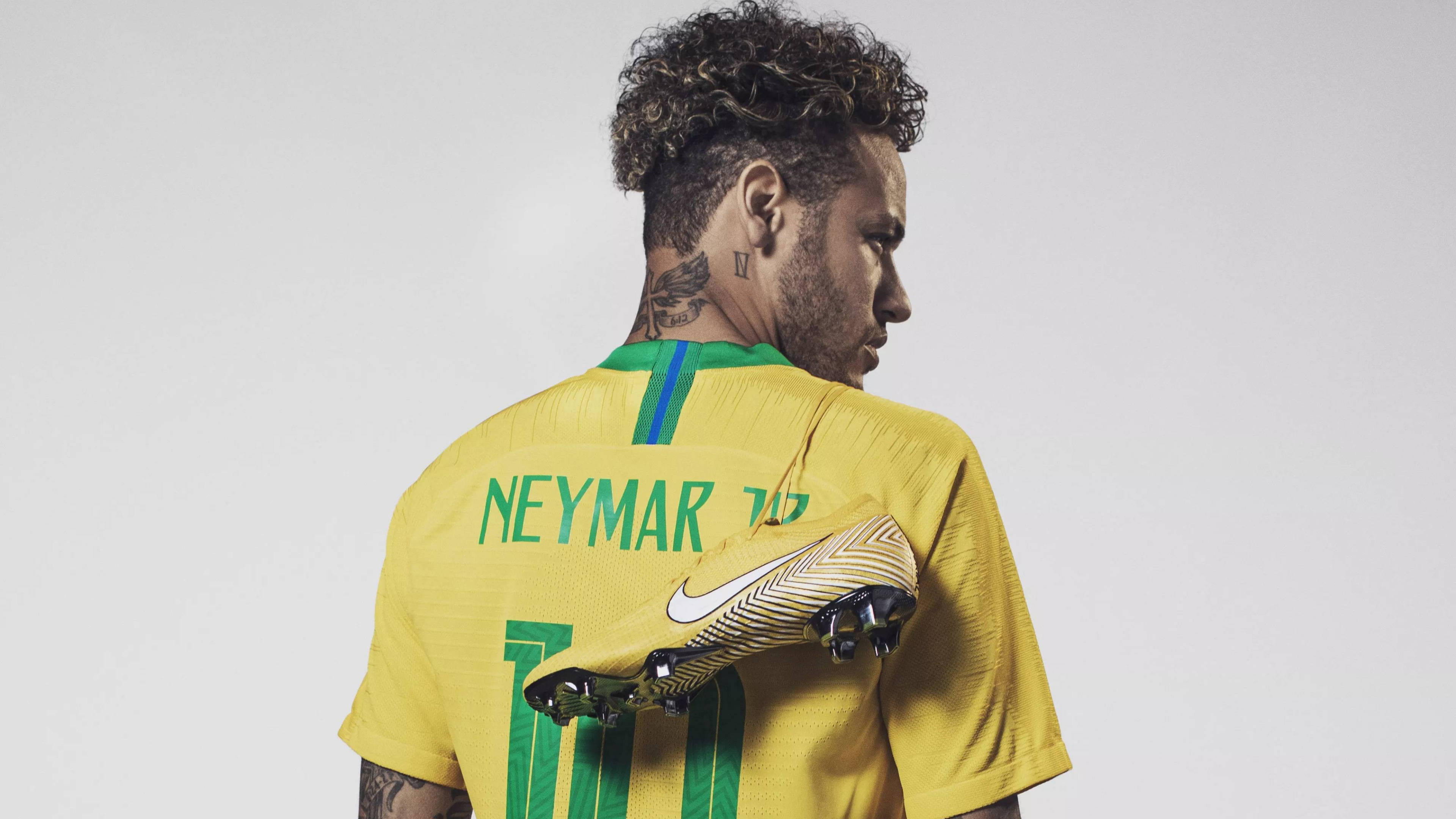Жълта обувка Nike Neymar 4K Тапет