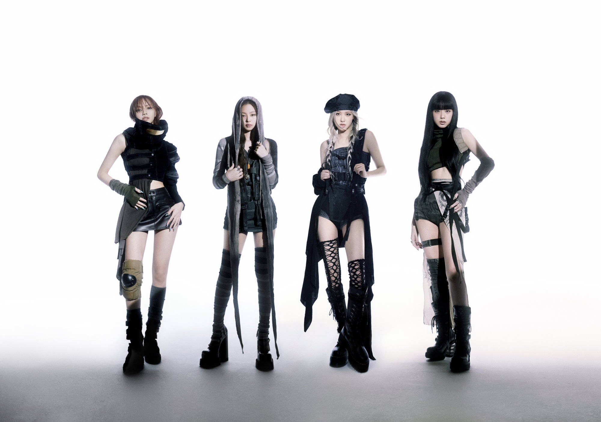 Зашеметяващ тапет за десктоп на Blackpink в черни облекла Тапет