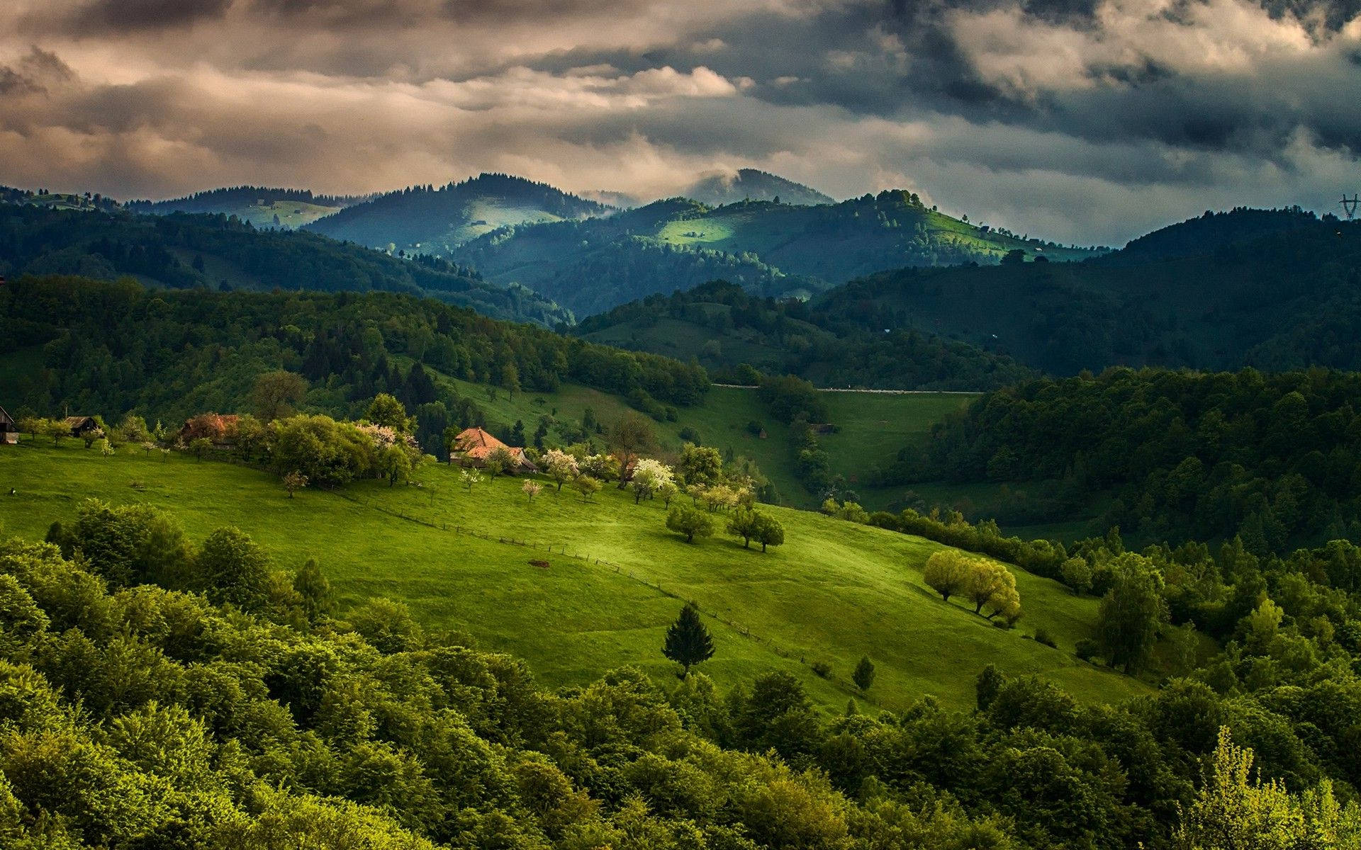 Зелени небесни планини Тапет