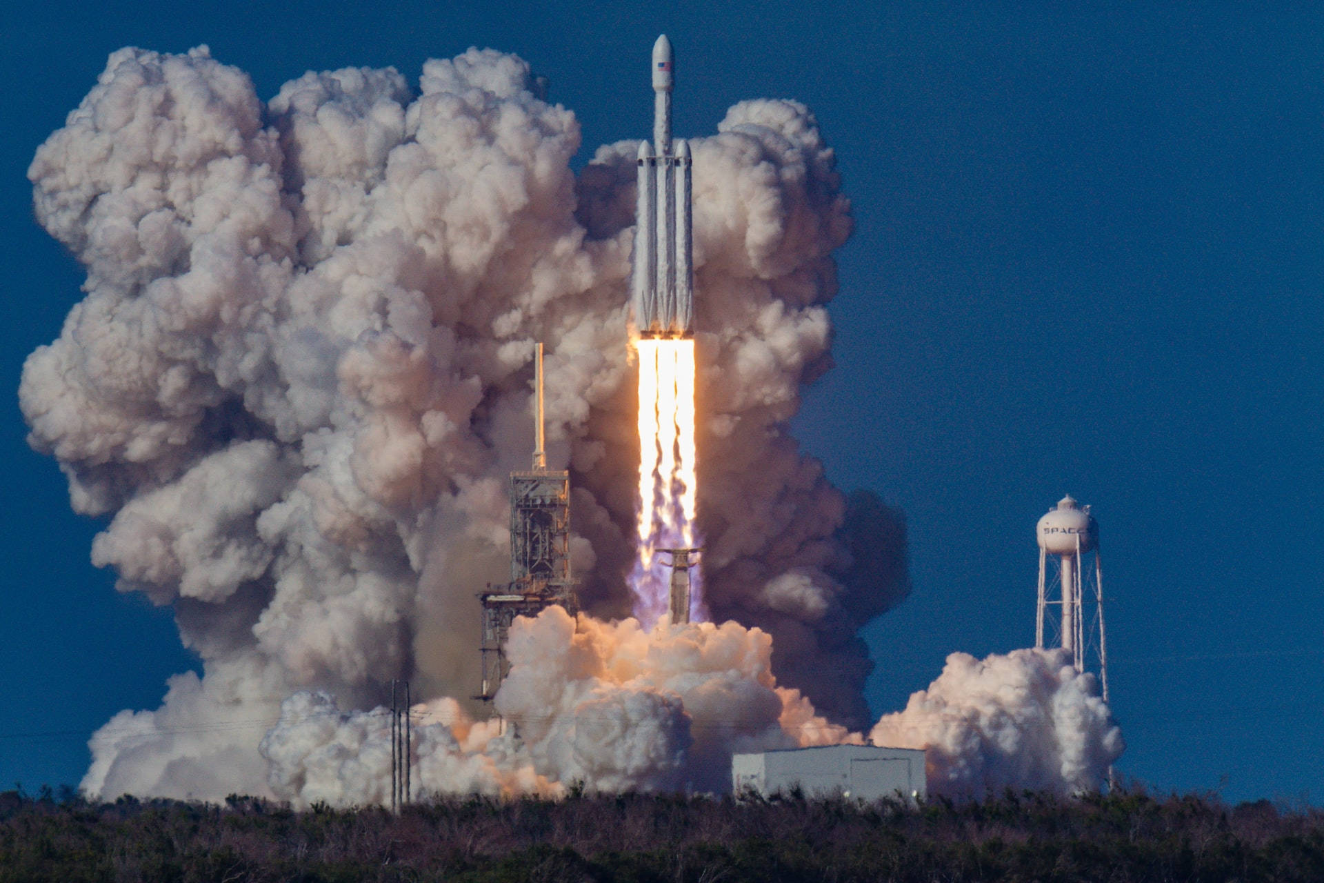 Космически център Кенеди SpaceX Falcon Heavy Тапет
