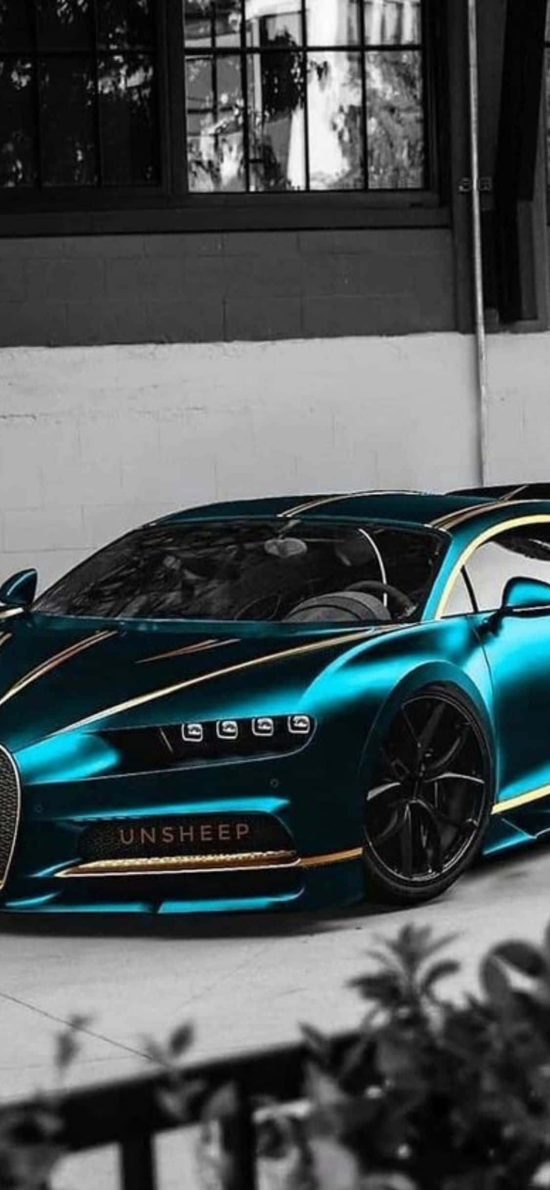 Луксозен Bugatti съчетан с модерен iPhone Xs Тапет