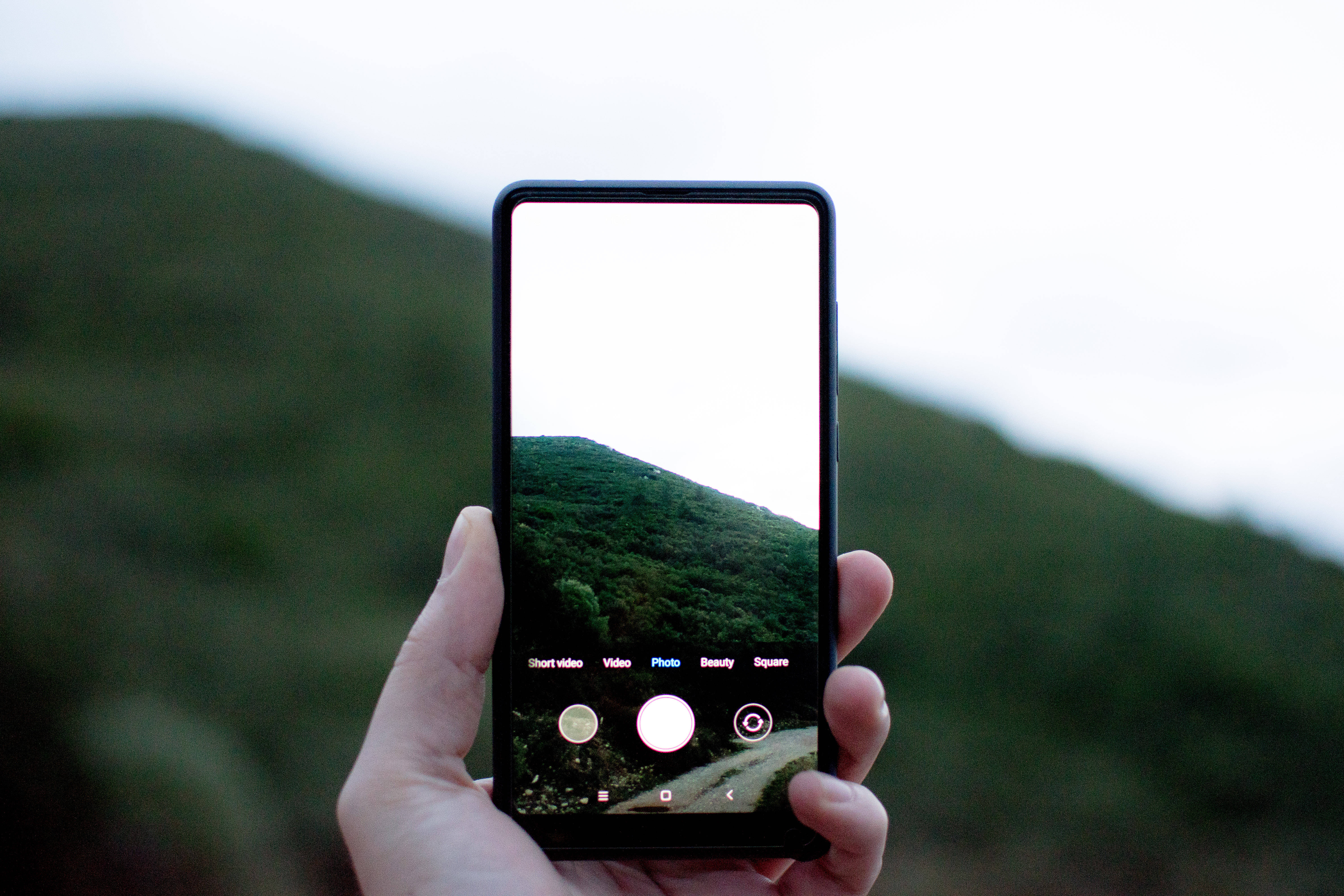 Мобилна камера Xiaomi Тапет