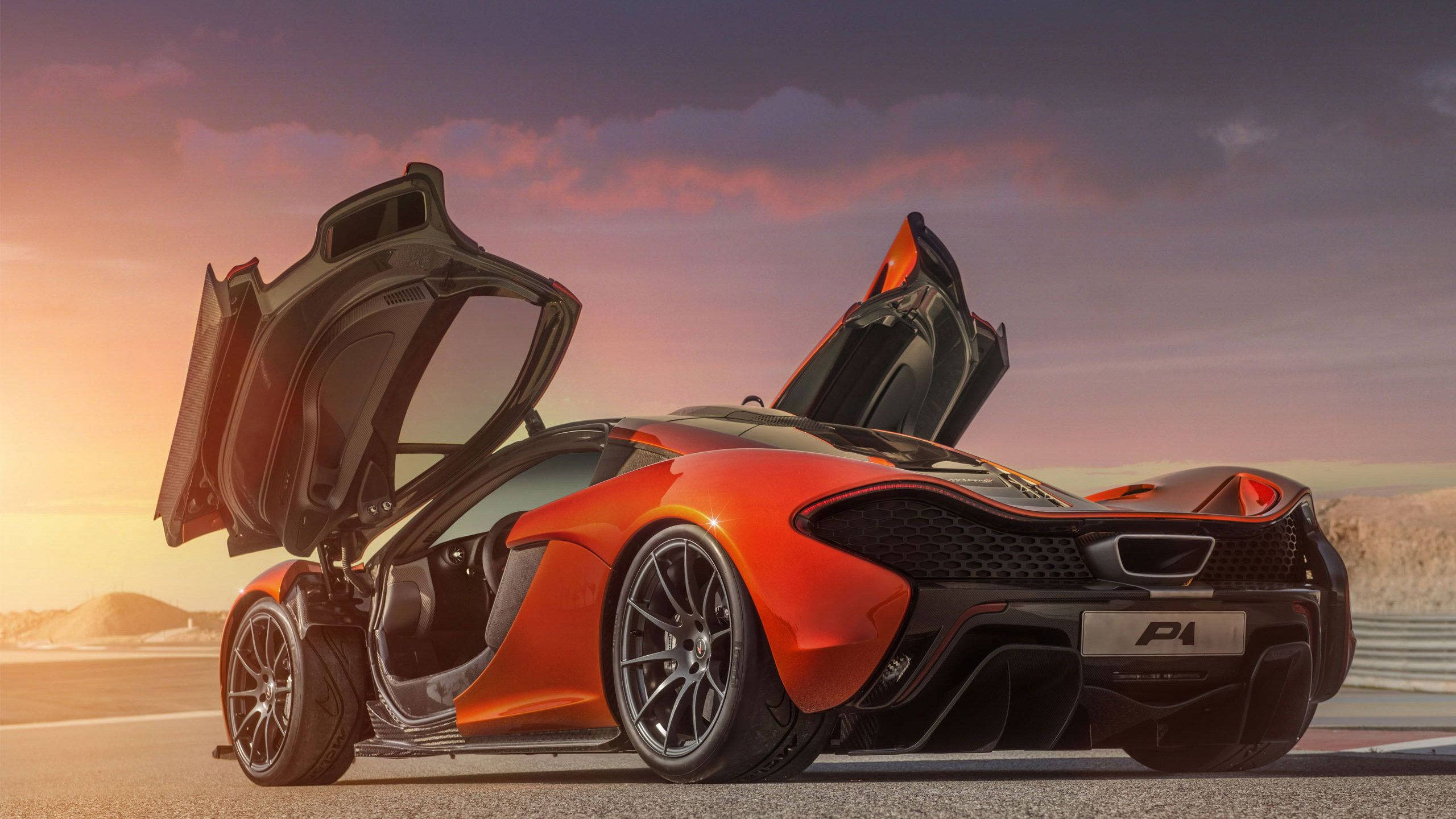 Наистина готини коли McLaren Volcano Тапет