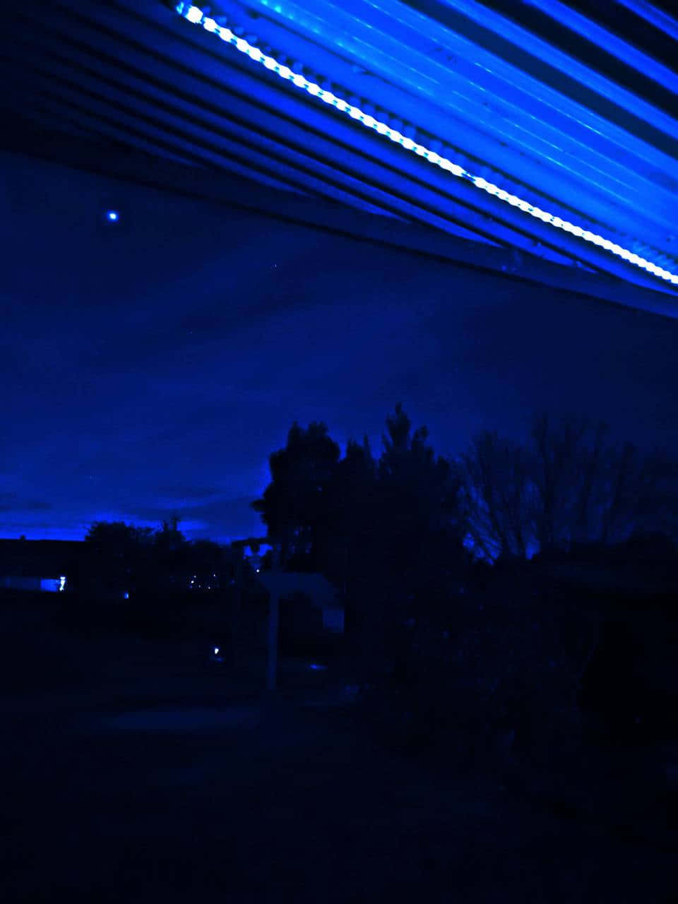 Осветете пространството си с Neon Aesthetic Тапет