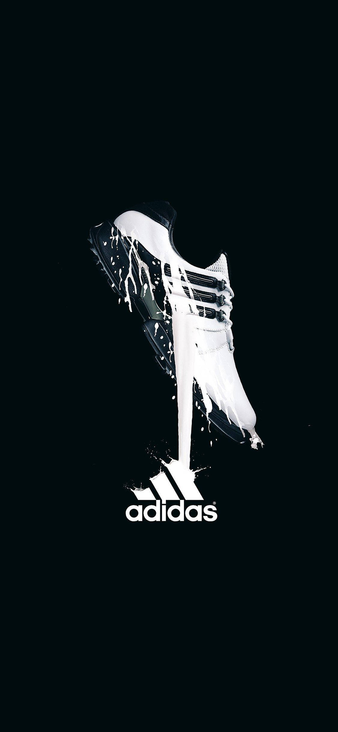 Повиш ниво на стил с иконичното лого на Adidas Тапет
