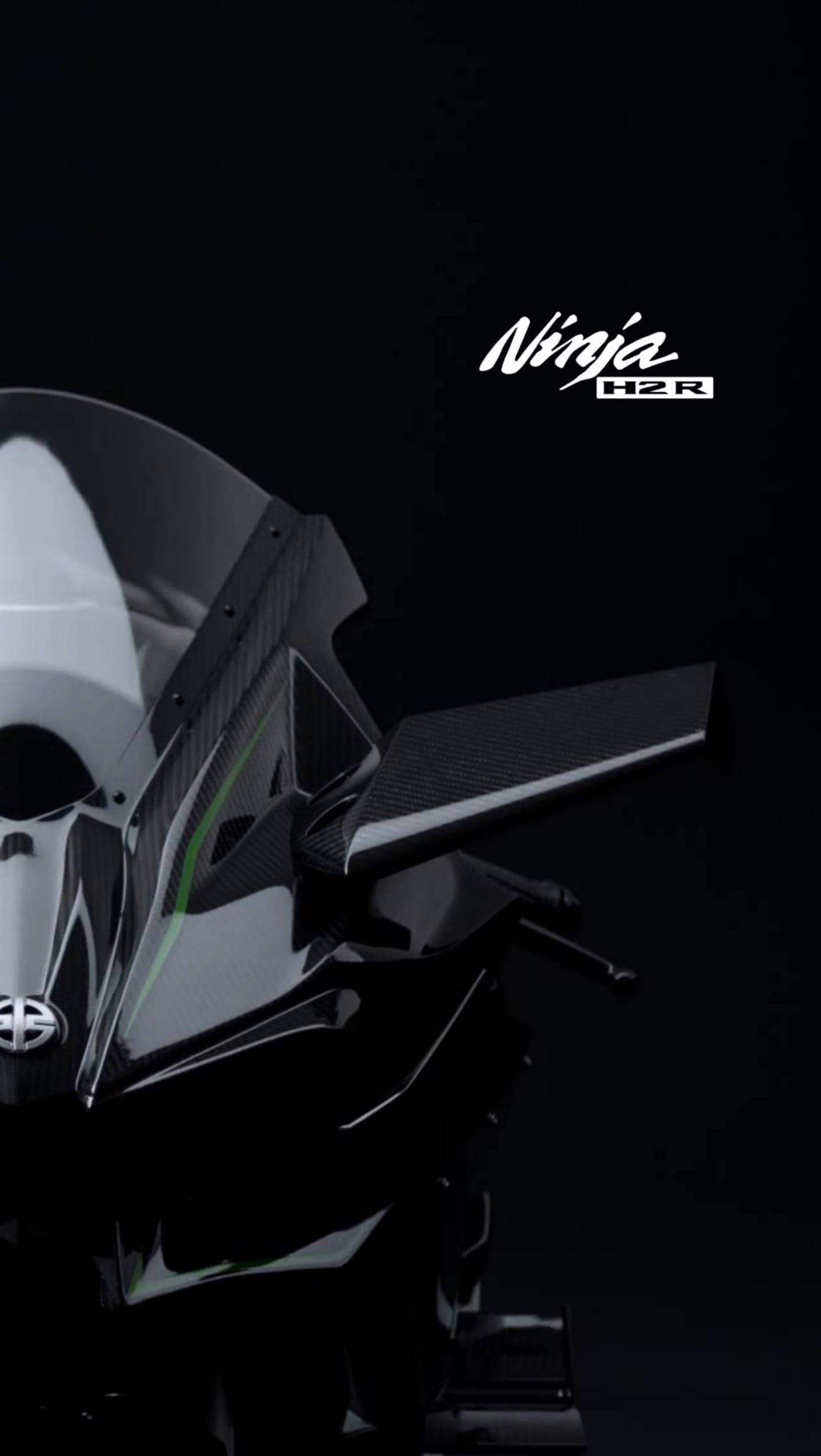 Половина Kawasaki Ninja H2r на черен фон Тапет