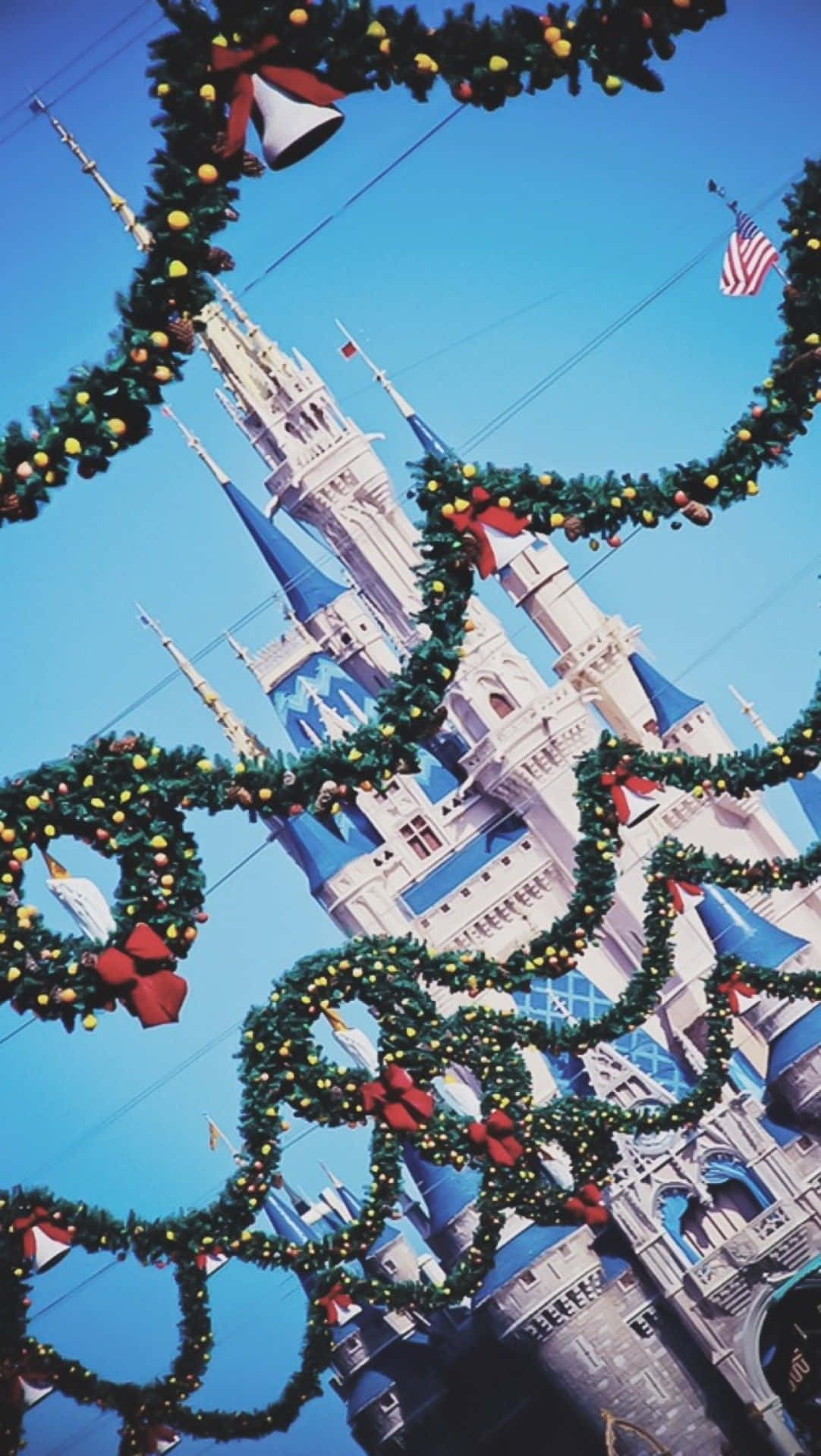 Празнувайте магията на Коледа с Disney Тапет