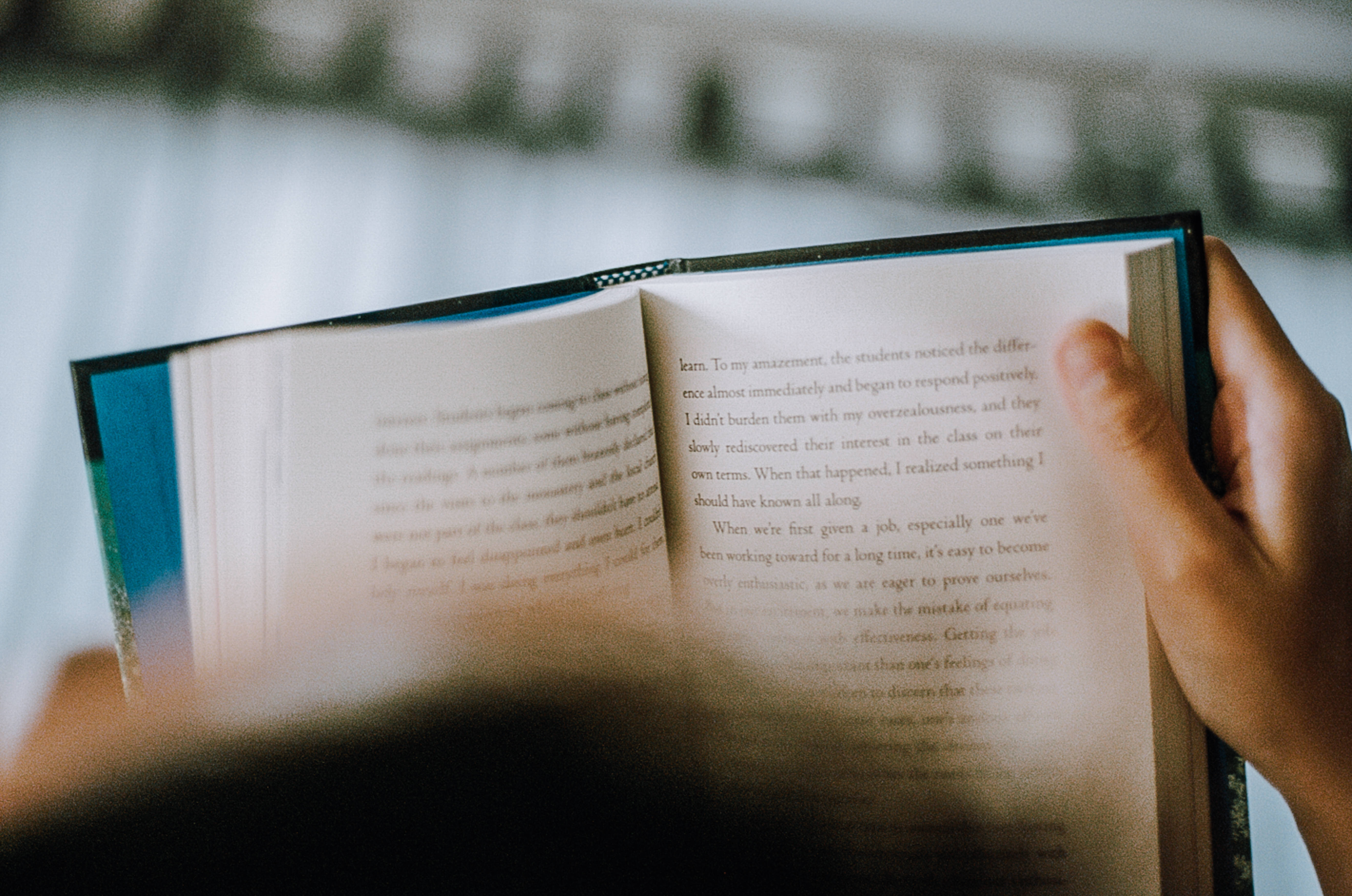 Размазана естетика на книга Тапет