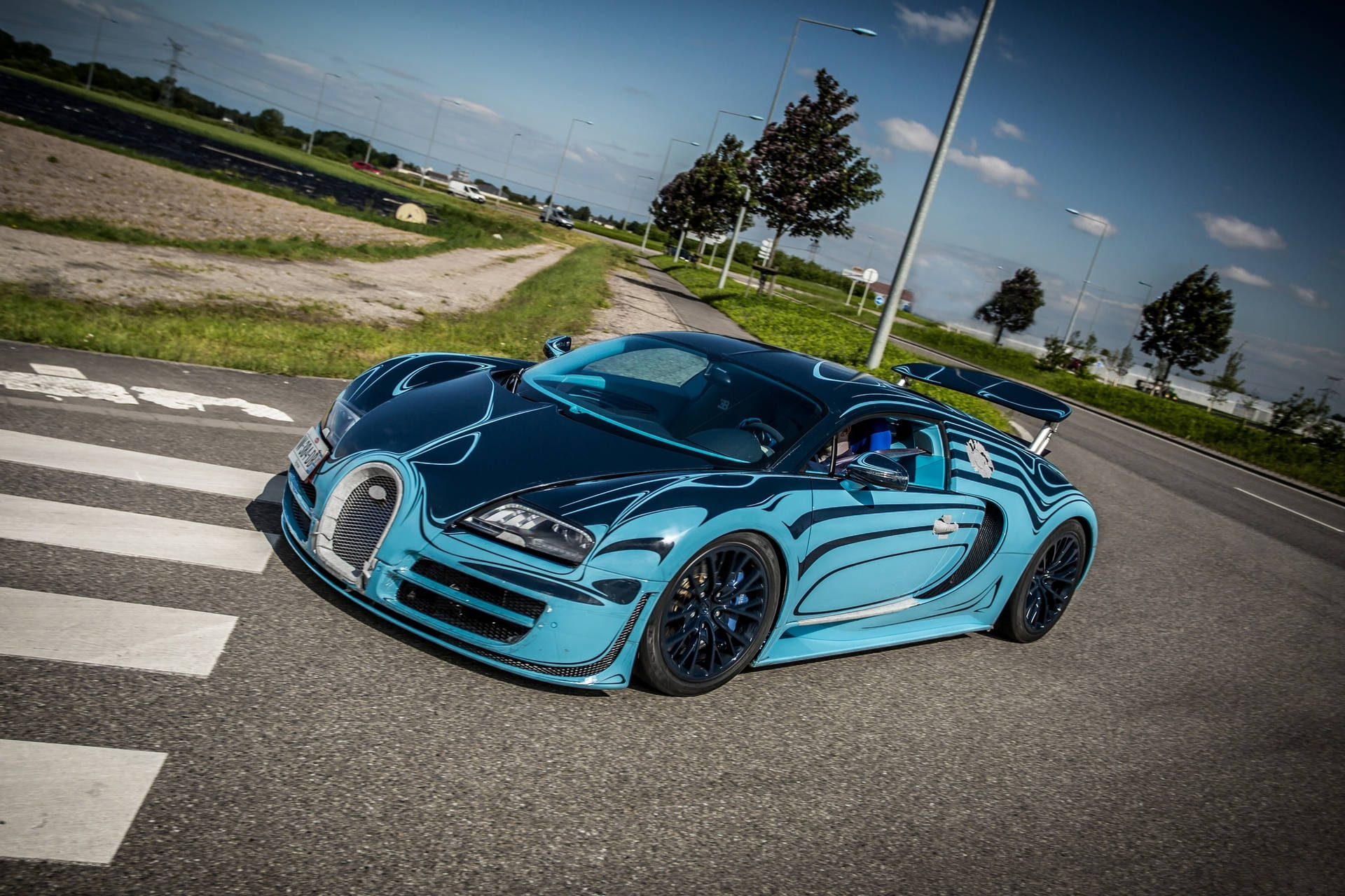 Тапет Сапфирено син Bugatti Veyron