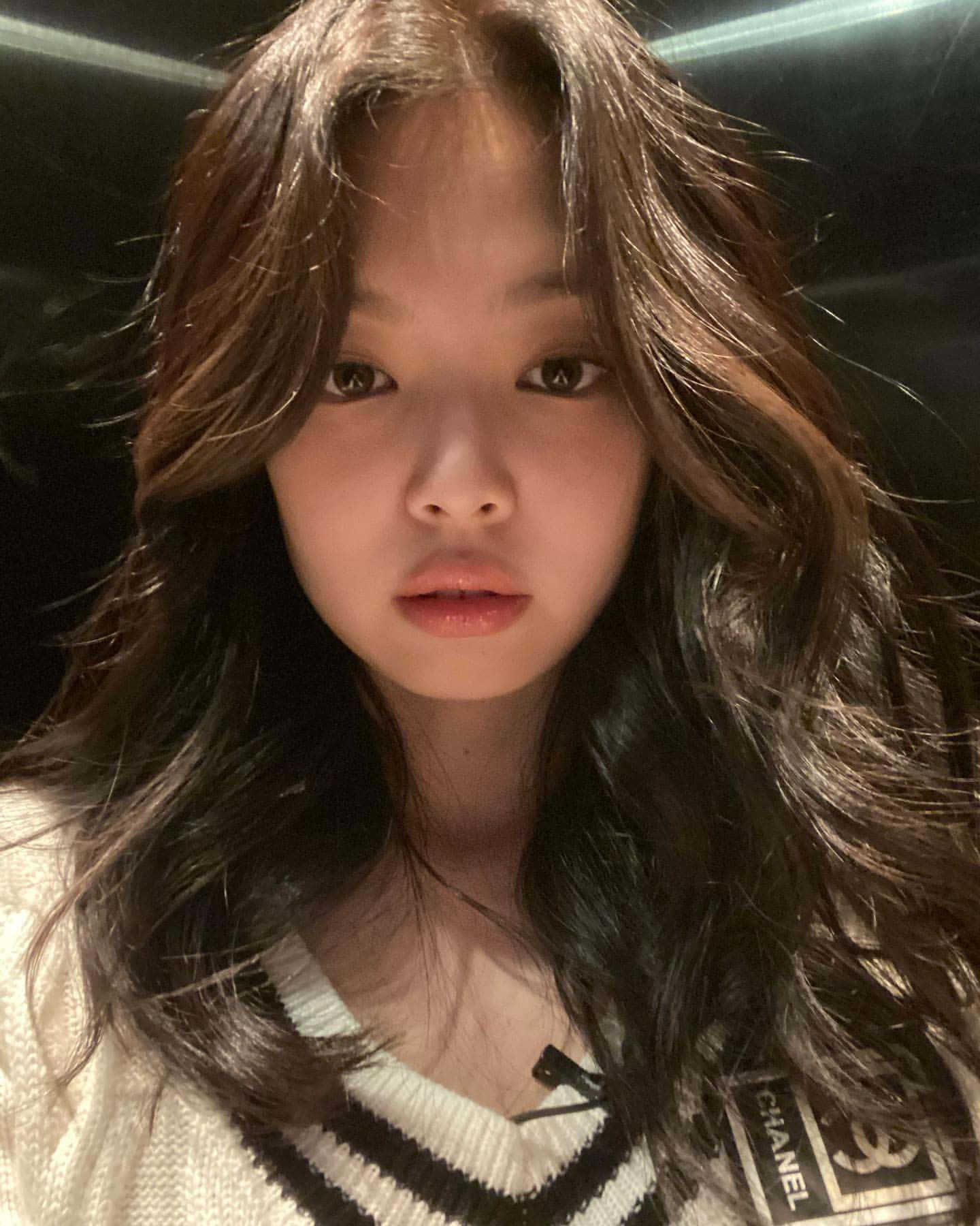 Селфи снимка на Джени от Blackpink Тапет