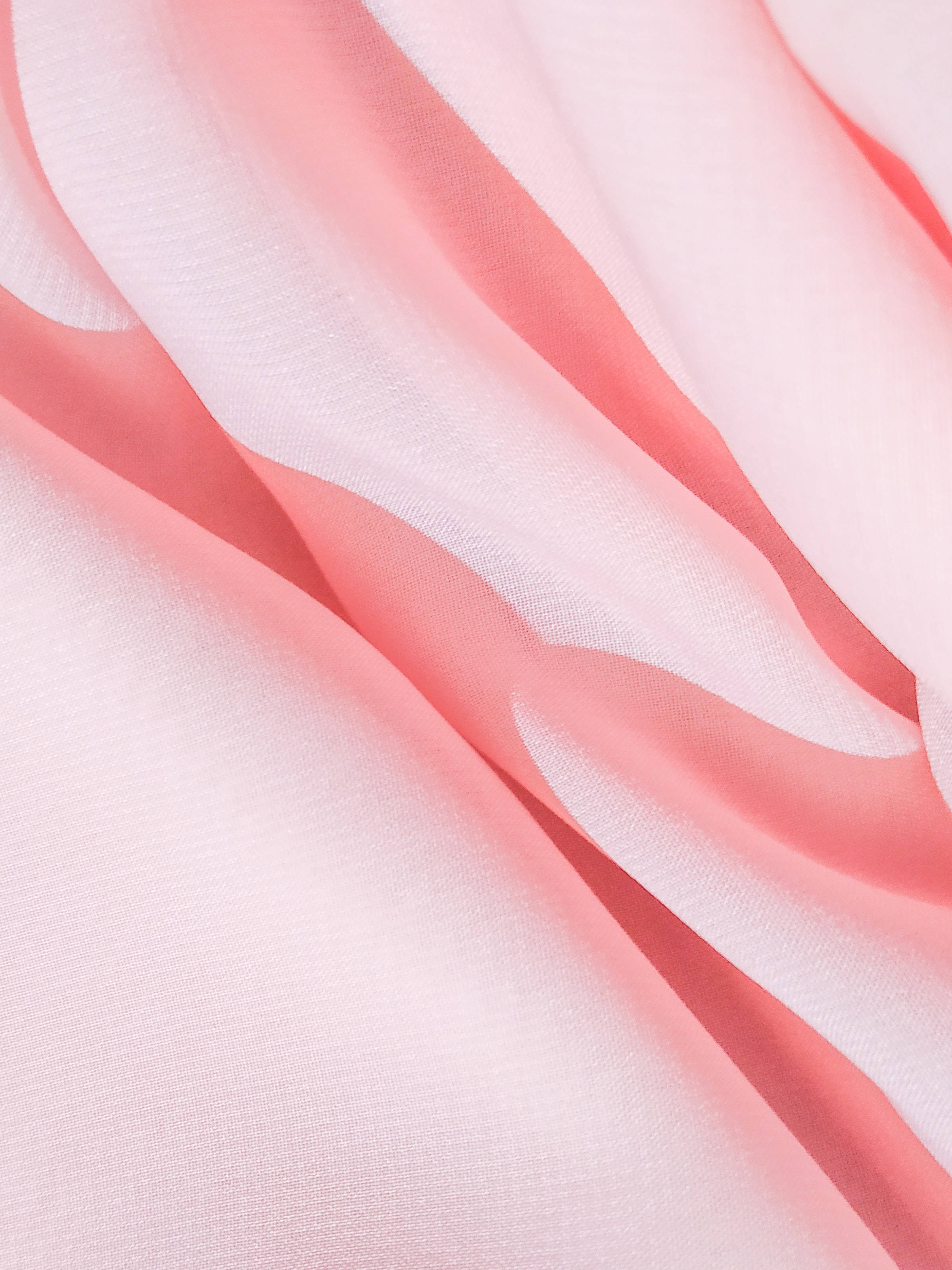 Сладък розов естетичен текстура на копринена тъкан Тапет