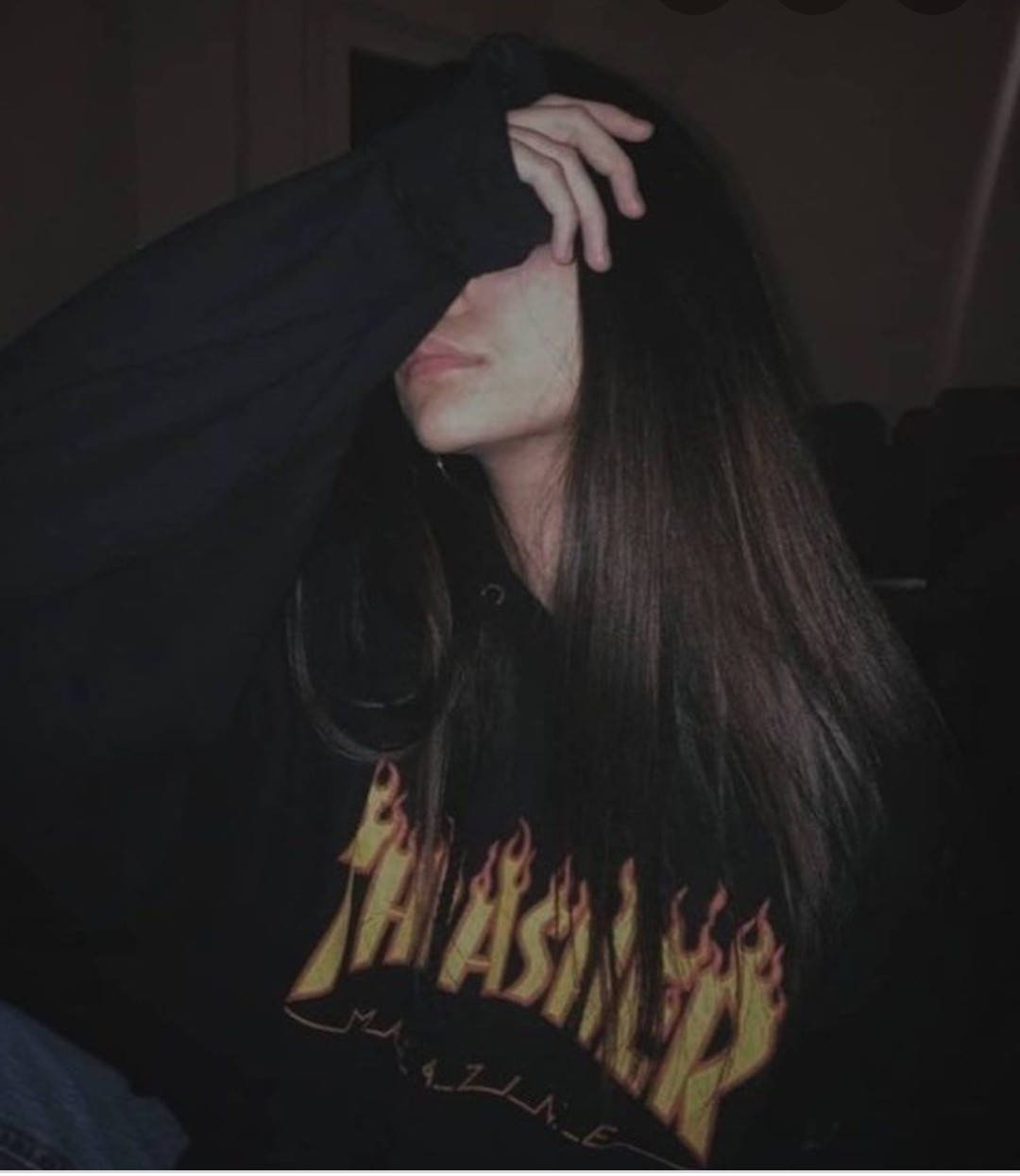 Спокойна увереност в суичър Thrasher Тапет