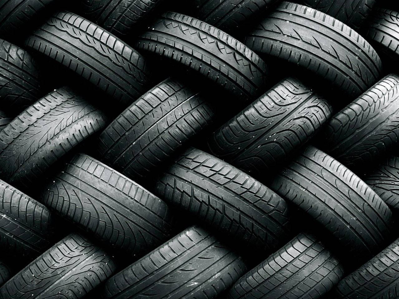 Стекнати гуми Goodyear