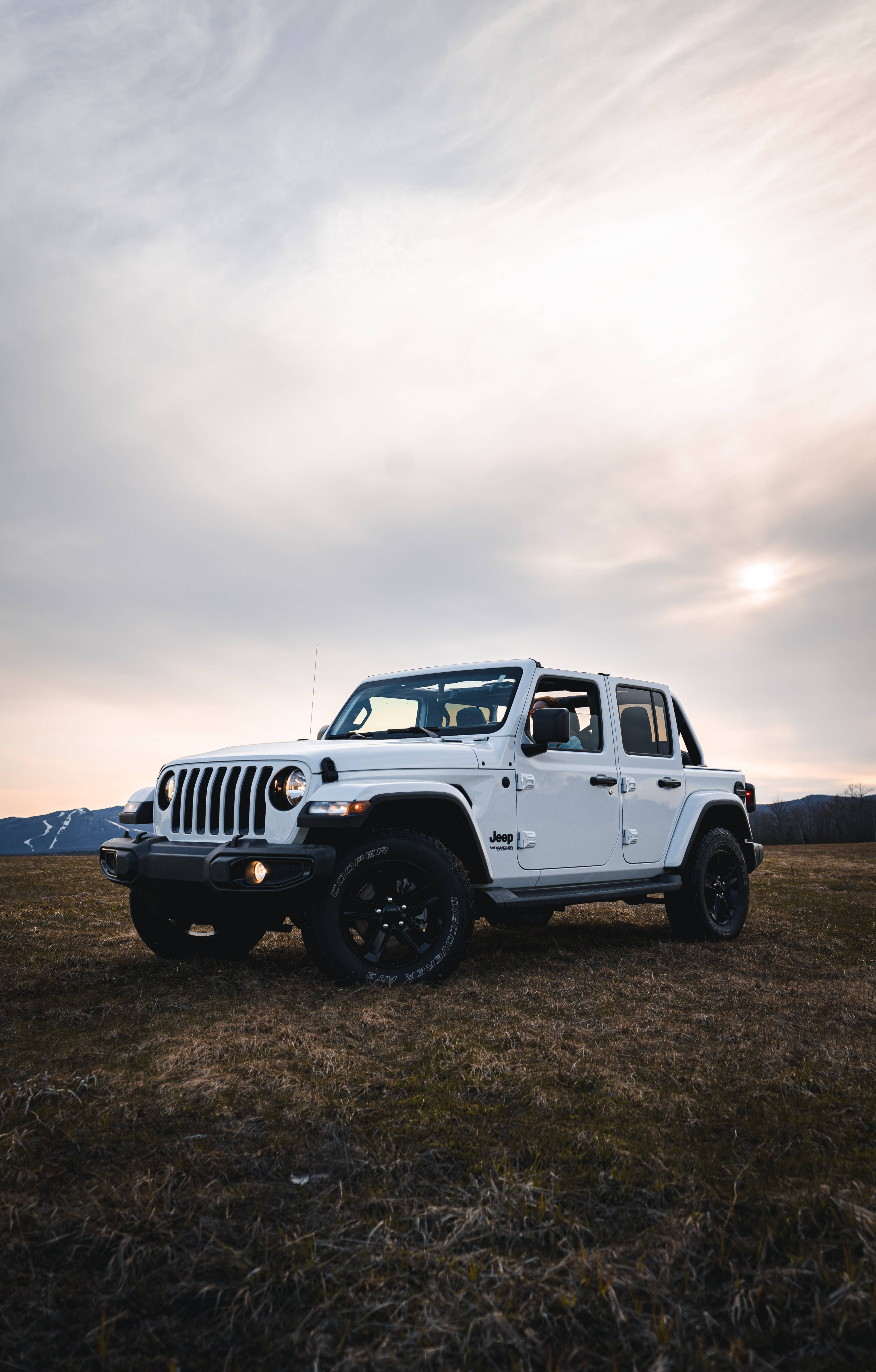 Супер бял Wrangler Jeep Тапет