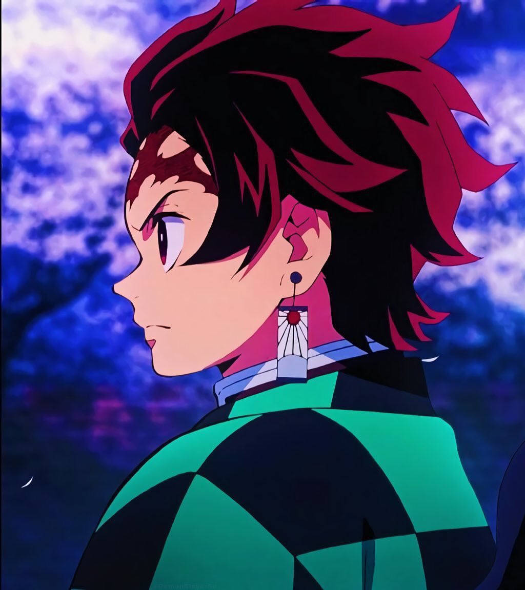 Танджиро гледа в далечина Demon Slayer PFP Тапет