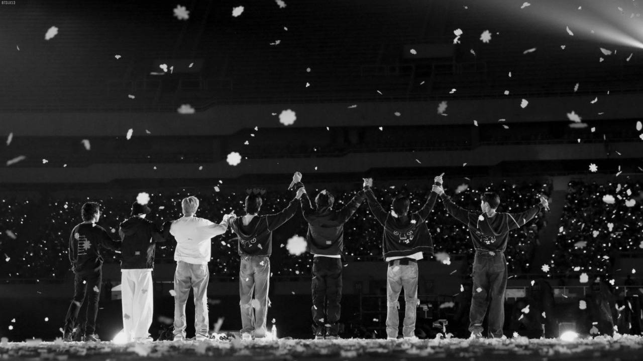 Тапет за десктоп с BTS на концерт Тапет