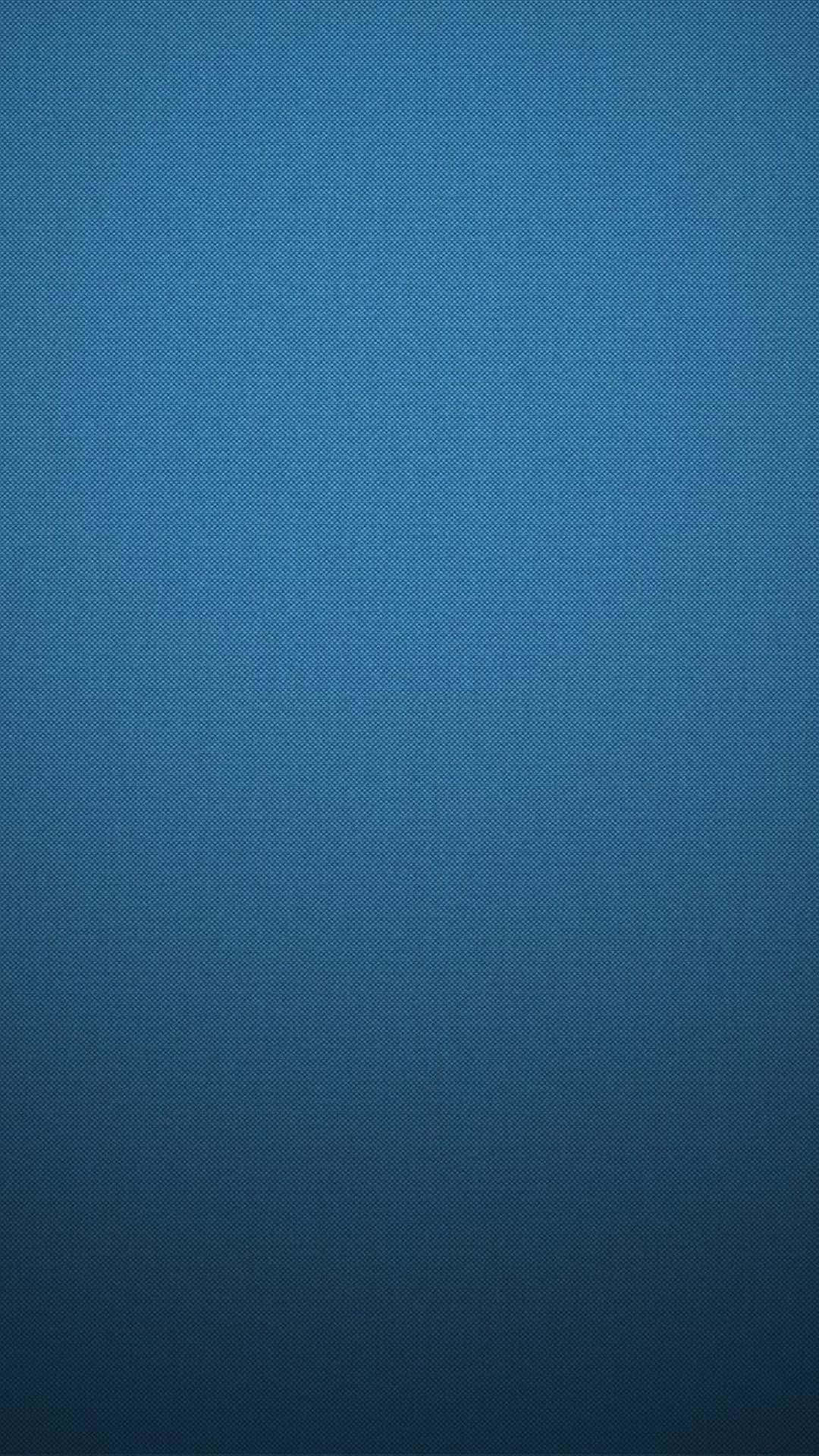 Плътно син айфон