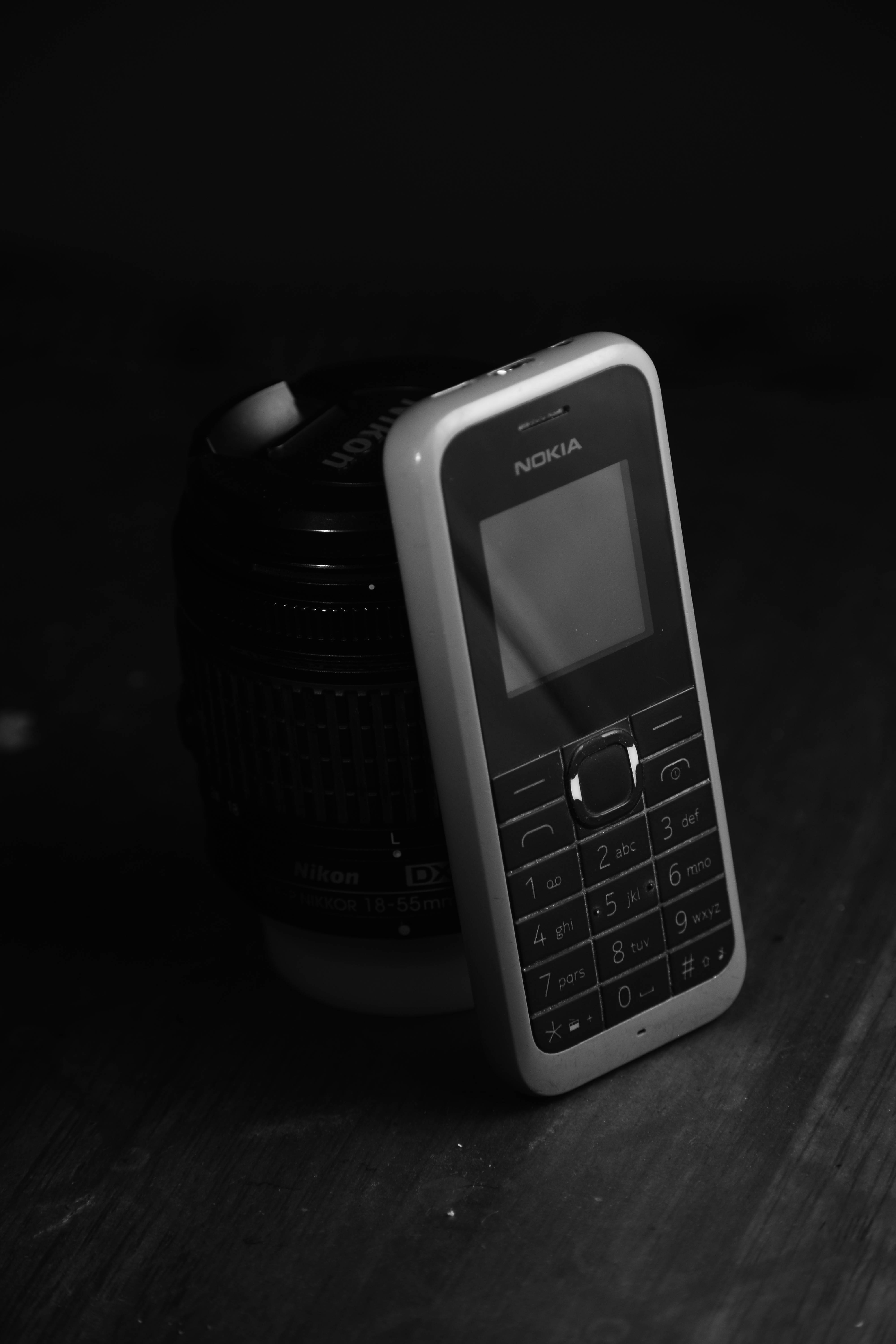 Черен и сив Nokia 105 Тапет