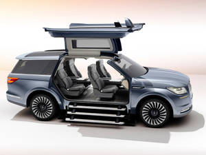 2021 Lincoln Navigator с врата тип „крило на чайка“ — Коли Тапет