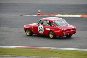 Тапет на състезателния автомобил Alfa Romeo Giulia GTA Corsa купе.