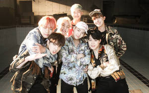 BTS групова снимка от видеото Fire тапет — Bts групова снимка GIF Тапет