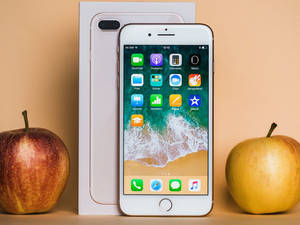 Iphone 8 с ябълки