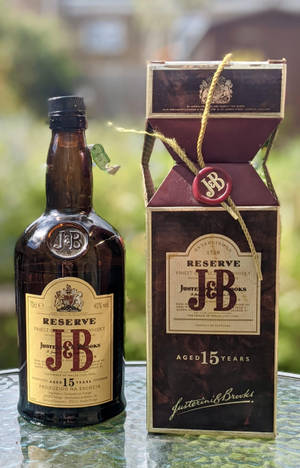 J&B Reserve Aged 15 Years — Moto Pad 70 Groove Тапет