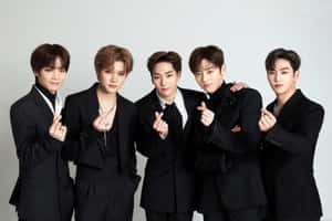 nuest — Kpop GIF Тапет