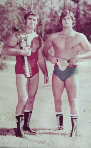 Wrestlers Bob Armstrong And Robert Fuller Vintage Full Shot — Galaxy Tab S10 FE Тапет
