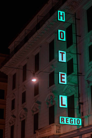 Вывеска Hotel Regio
