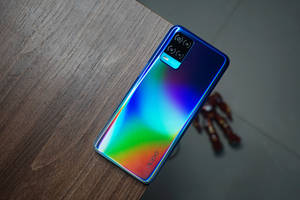 Преливащ се Oppo RENO5 Z — Oppo Тапет