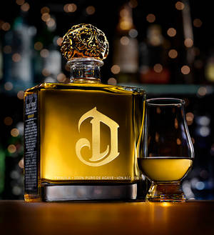 Премиум Deleon Gold Tequila – Тоаст за висок живот — Honor Magic V Тапет