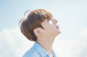 Сладък профил на BTS Чонгук отстрани