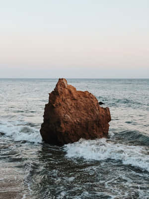 Фон за iPhone X Malibu