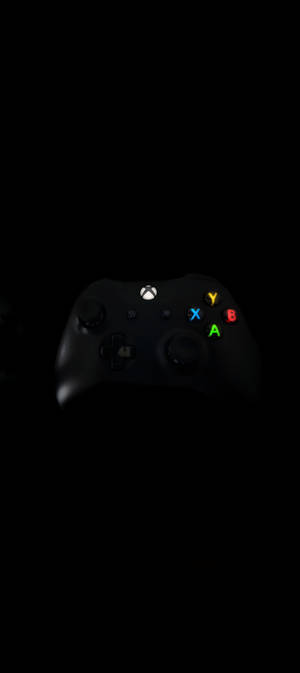Черен Xbox контролер 8K телефон — Pixel 10 Тапет